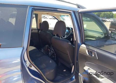 2011 Subaru Forester 2.5X Premium из США, поврежденный, VIN JF2SHADC8BH765474